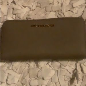 Michael kors wallet